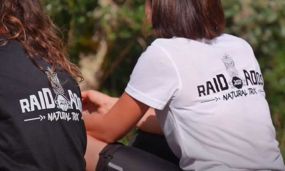 Logo du raid ados Natural Trix imprimé sur des tee-shirts