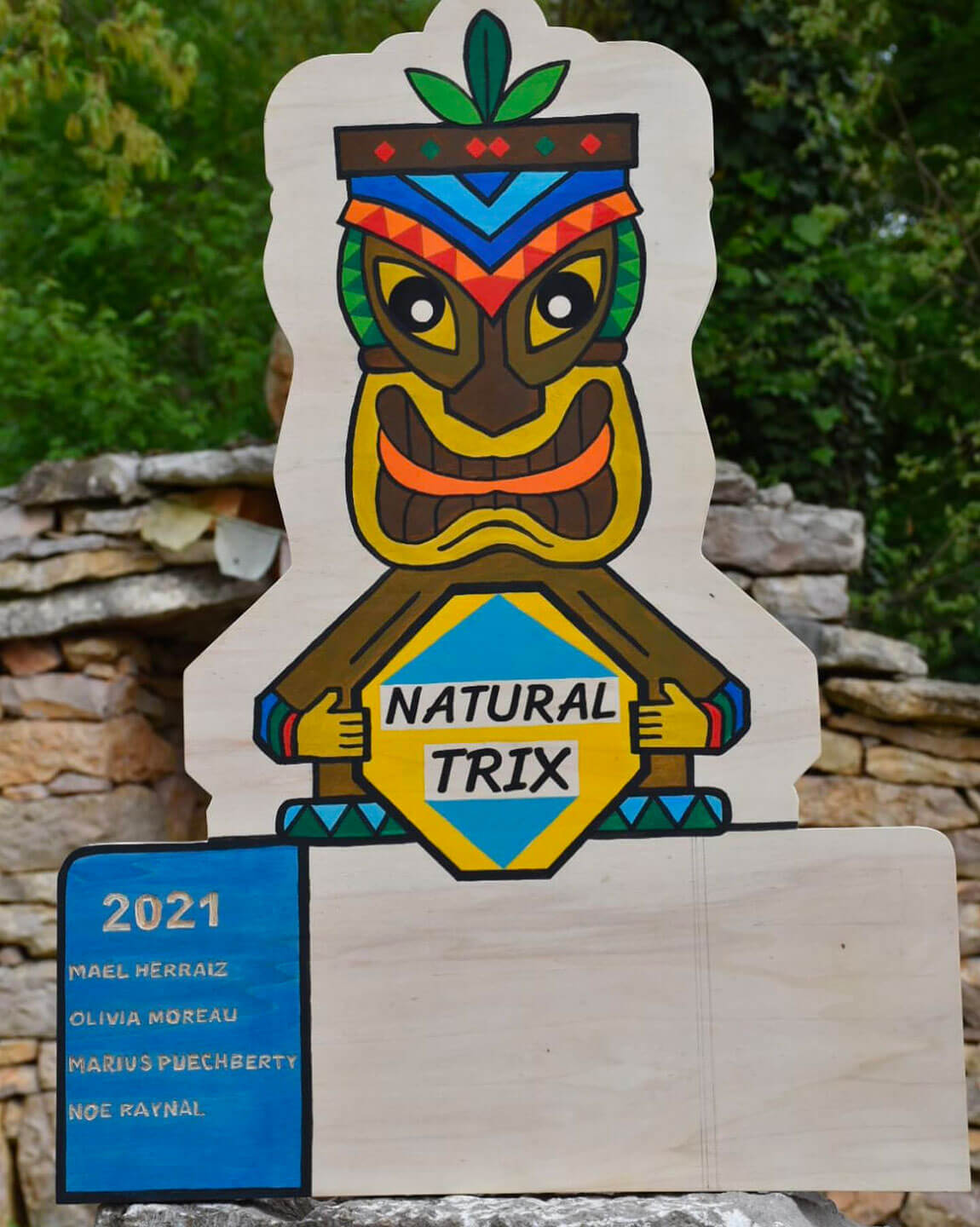Totem récompensant les gagnants du raid ados Natural Trix
